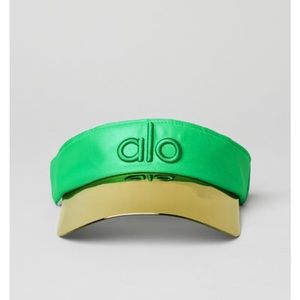 Alo solar visor - NWT - palm green